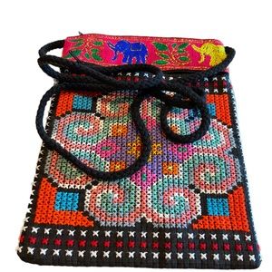 Crossbody Purse Cross Stitch Front Black on Back Excellent Condition